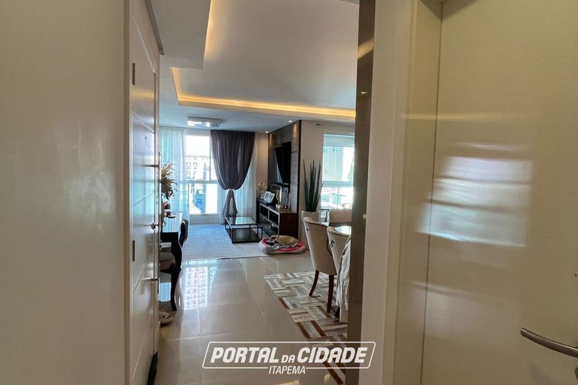 Apartamento &agrave; venda - 120m&sup2; - Meia Praia