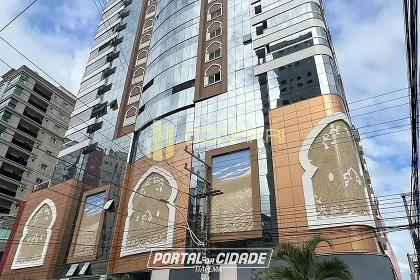 Apartamento &agrave; venda - 170m&sup2; - Meia Praia