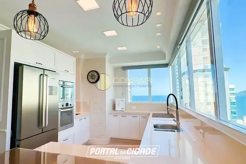 Apartamento &agrave; venda - 251m&sup2; - Meia Praia
