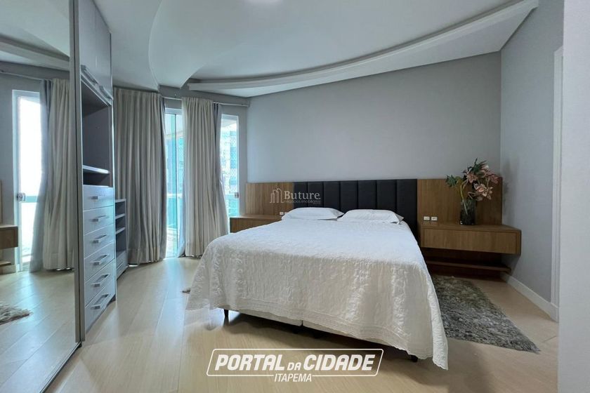 Apartamento &agrave; venda - 350m&sup2; - Meia Praia
