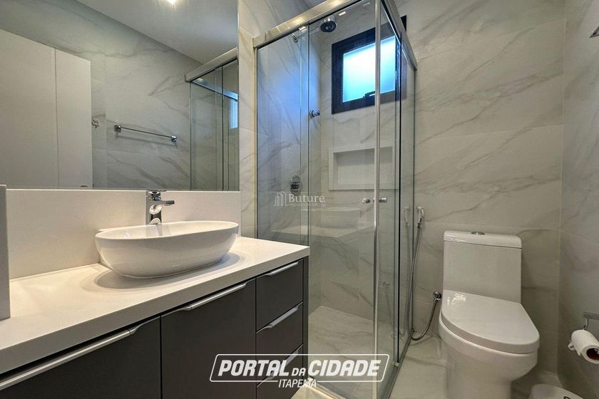 Apartamento &agrave; venda - 187m&sup2; - Meia Praia