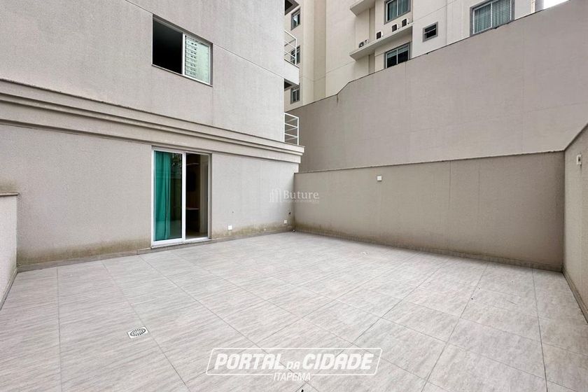 Apartamento &agrave; venda - 129m&sup2; - Meia Praia