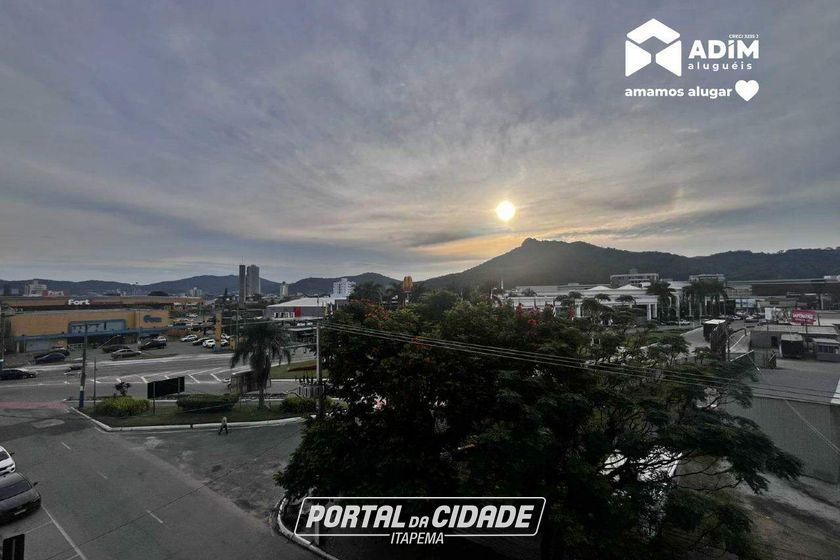 Apartamento para alugar - 64m&sup2; - Centro