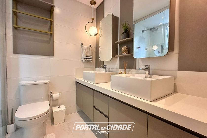 Apartamento &agrave; venda - 129m&sup2; - Meia Praia