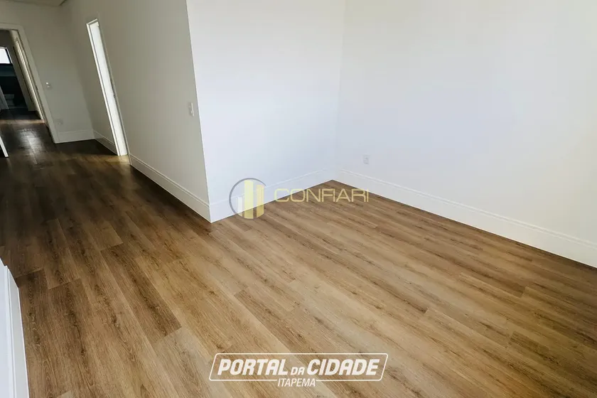 Apartamento &agrave; venda - 185m&sup2; - Meia Praia