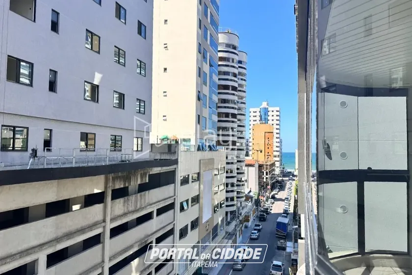 Apartamento &agrave; venda - 120m&sup2; - Meia Praia