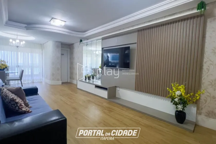 Apartamento &agrave; venda - 170m&sup2; - Meia Praia