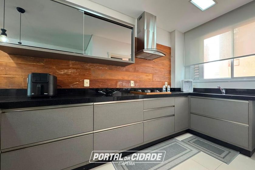 Apartamento &agrave; venda - 180m&sup2; - Meia Praia