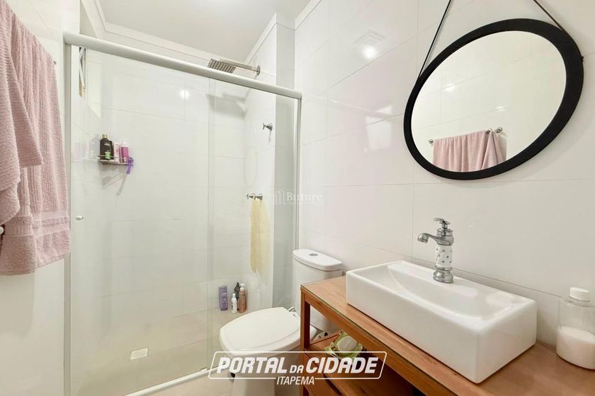 Apartamento &agrave; venda - 120m&sup2; - Meia Praia