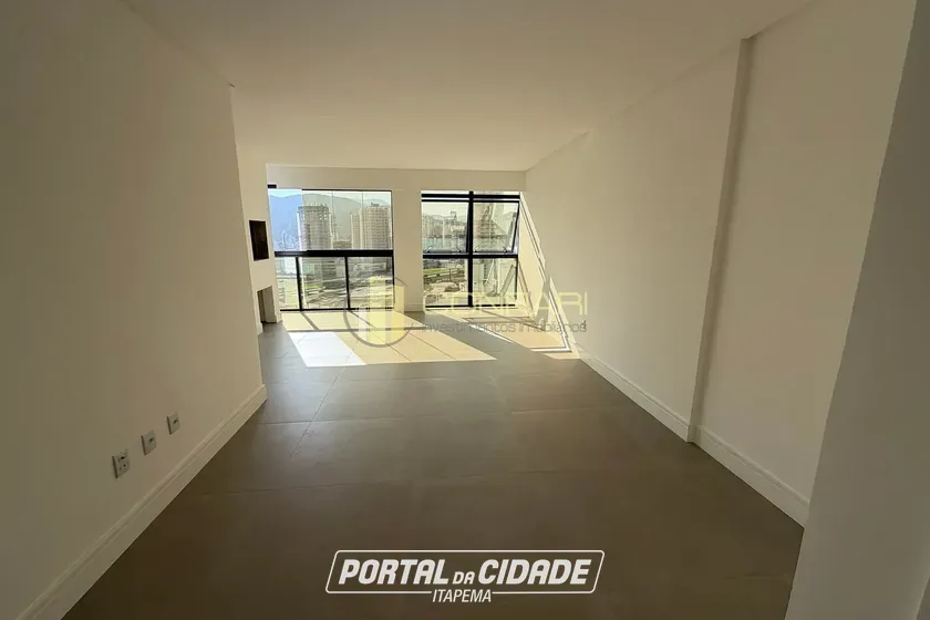 Apartamento &agrave; venda - 103m&sup2; - meia praia