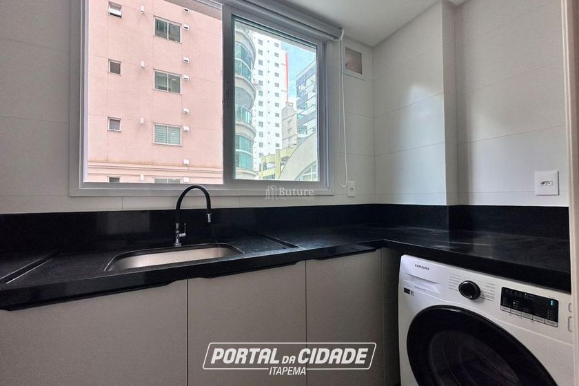 Apartamento &agrave; venda - 129m&sup2; - Meia Praia