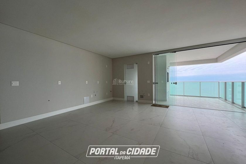 Apartamento &agrave; venda - 197m&sup2; - Meia Praia