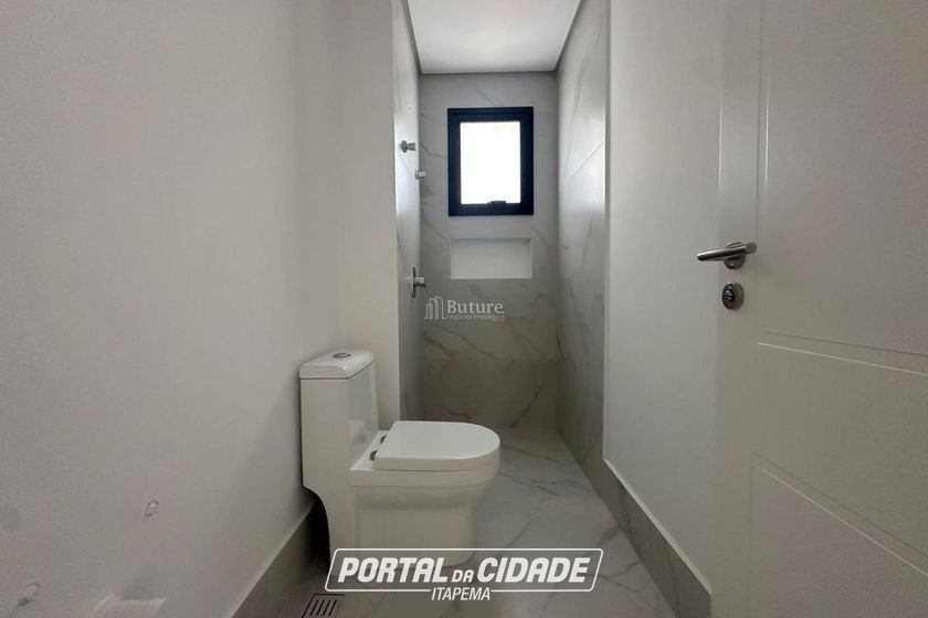 Apartamento &agrave; venda - 185m&sup2; - Meia Praia