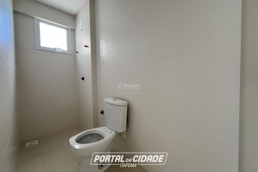 Apartamento &agrave; venda - 180m&sup2; - Meia Praia