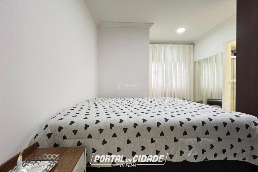 Apartamento &agrave; venda - 139m&sup2; - Meia Praia