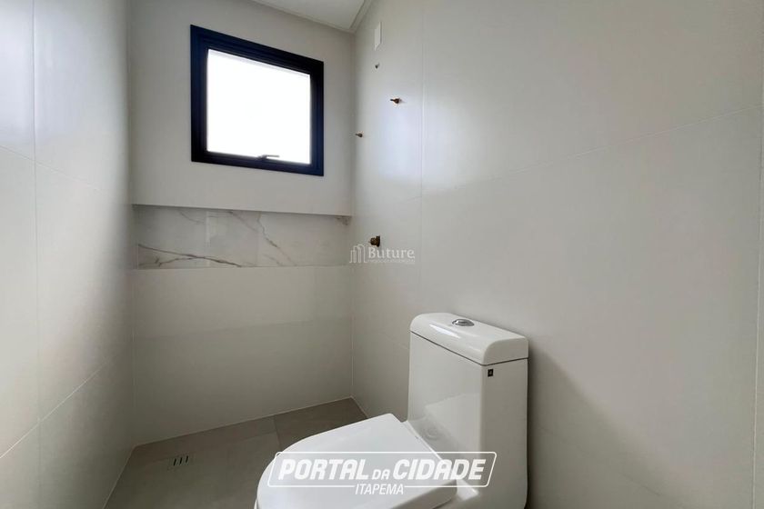 Apartamento &agrave; venda - 123m&sup2; - Meia Praia