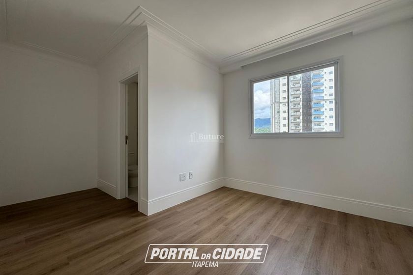 Apartamento &agrave; venda - 142m&sup2; - Centro