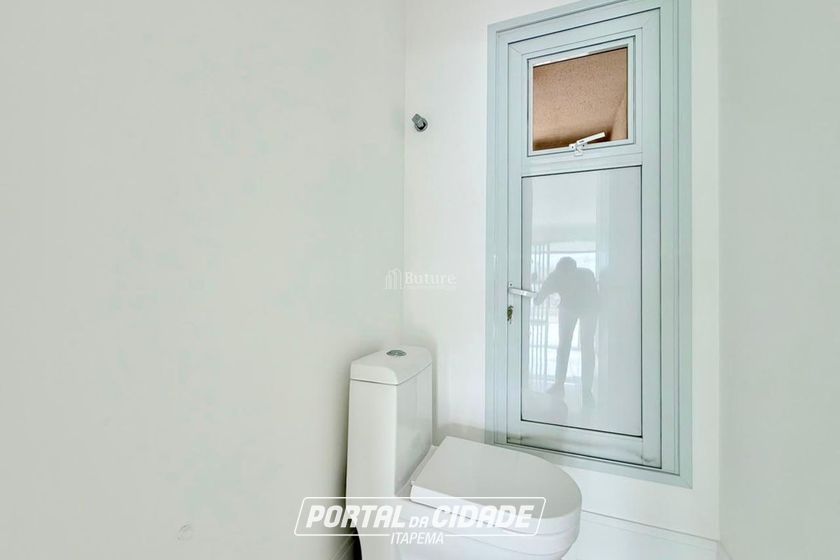 Apartamento &agrave; venda - 180m&sup2; - Meia Praia