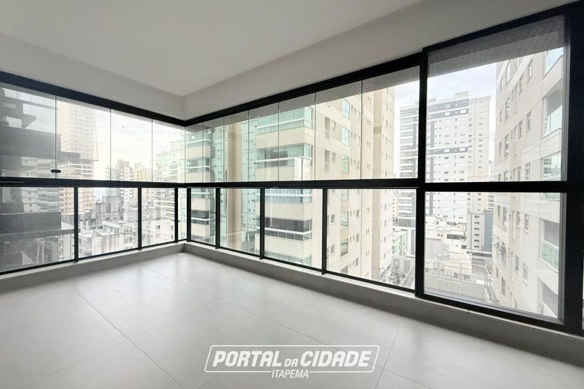 Apartamento &agrave; venda - 177m&sup2; - Meia Praia