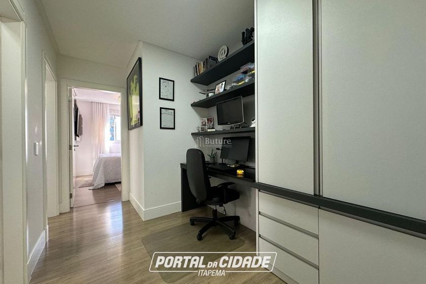 Apartamento &agrave; venda - 140m&sup2; - Meia Praia