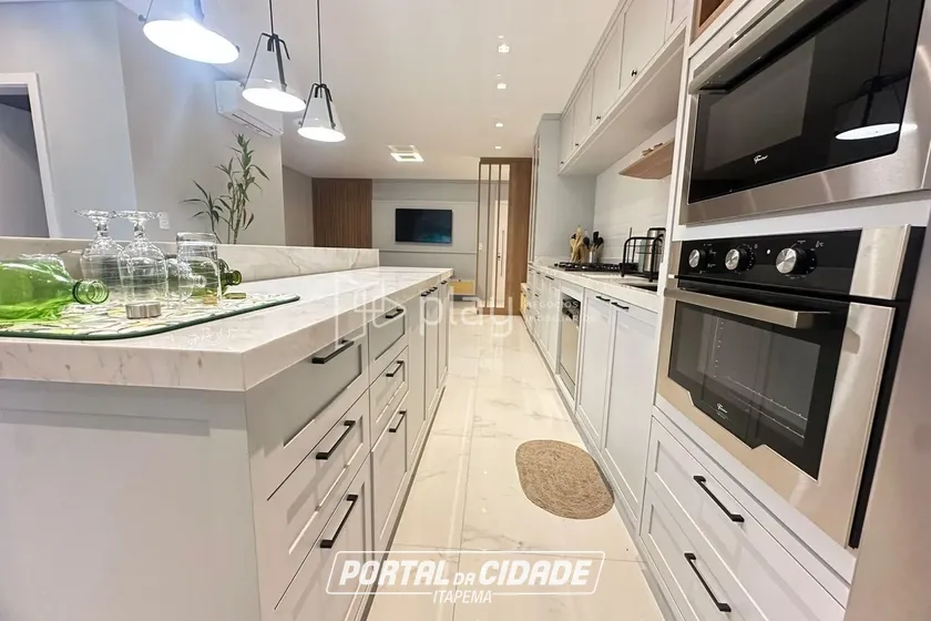Apartamento &agrave; venda - 202m&sup2; - Meia Praia