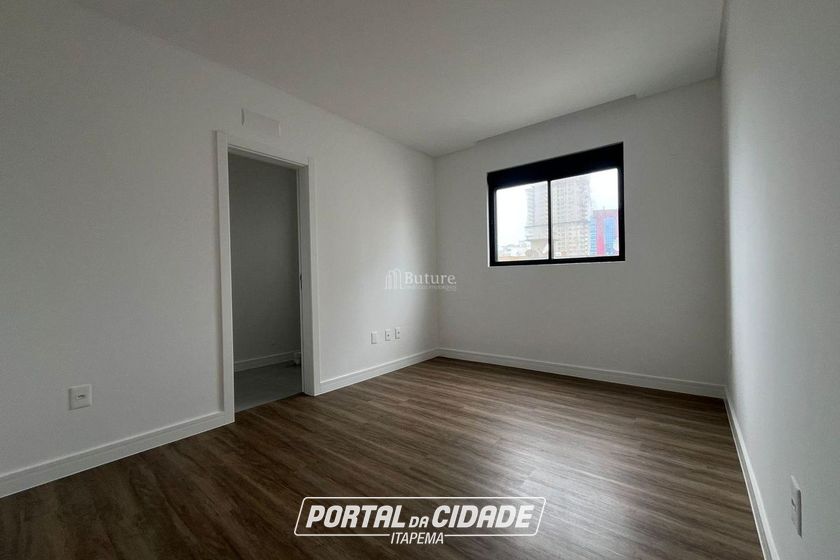 Apartamento &agrave; venda - 207m&sup2; - Meia Praia