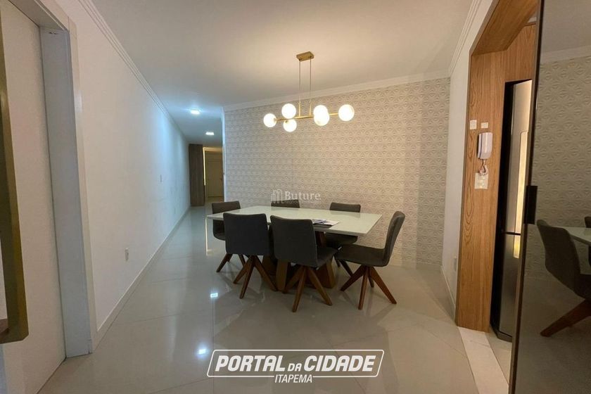 Apartamento &agrave; venda - 225m&sup2; - Meia Praia
