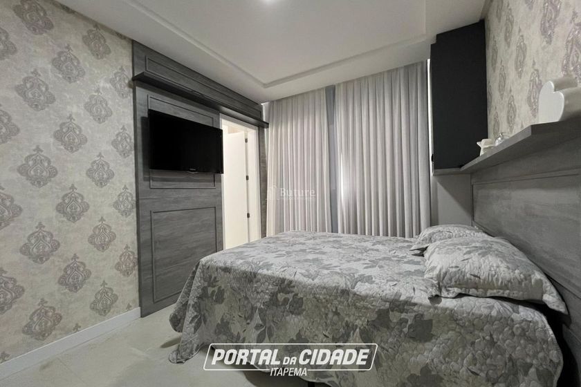 Apartamento &agrave; venda - 107m&sup2; - Meia Praia