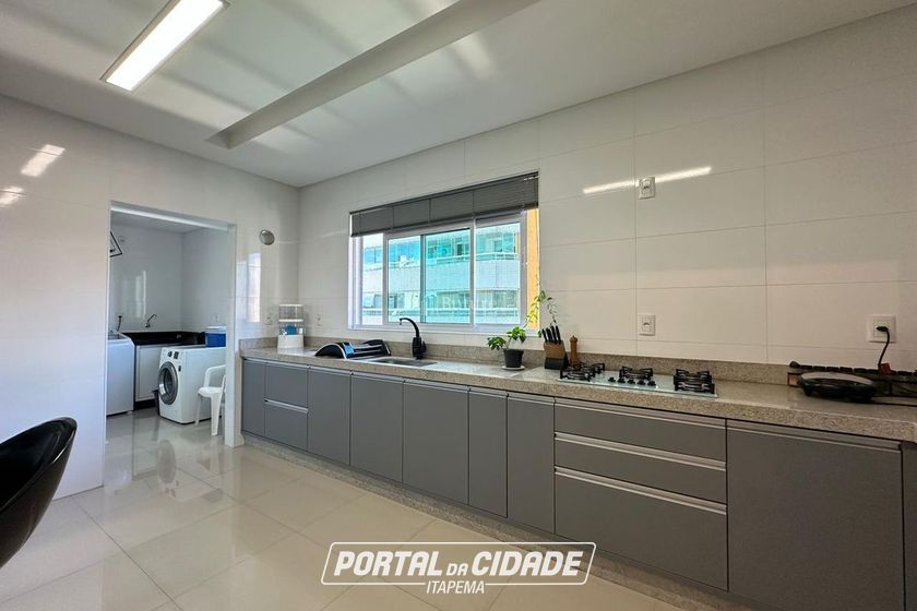 Apartamento &agrave; venda - 163m&sup2; - Meia Praia