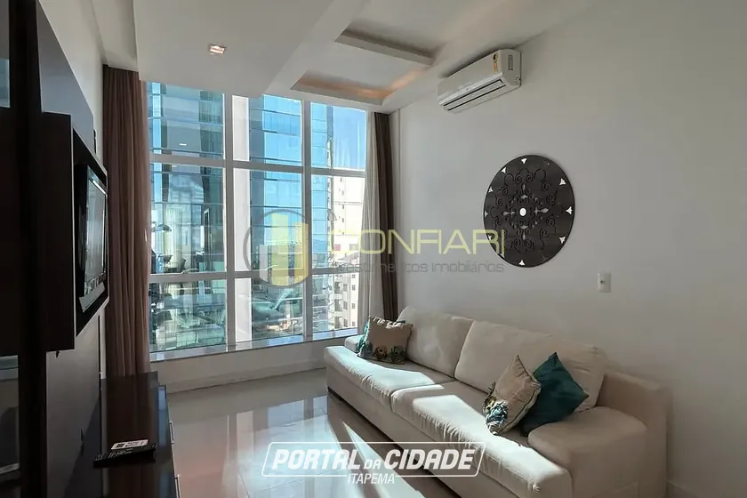 Apartamento &agrave; venda - 131m&sup2; - Meia Praia