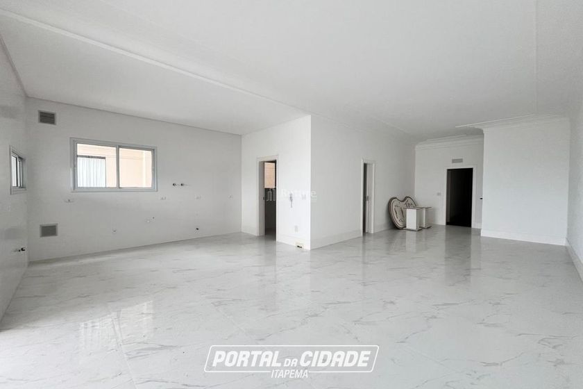 Apartamento &agrave; venda - 217m&sup2; - Meia Praia