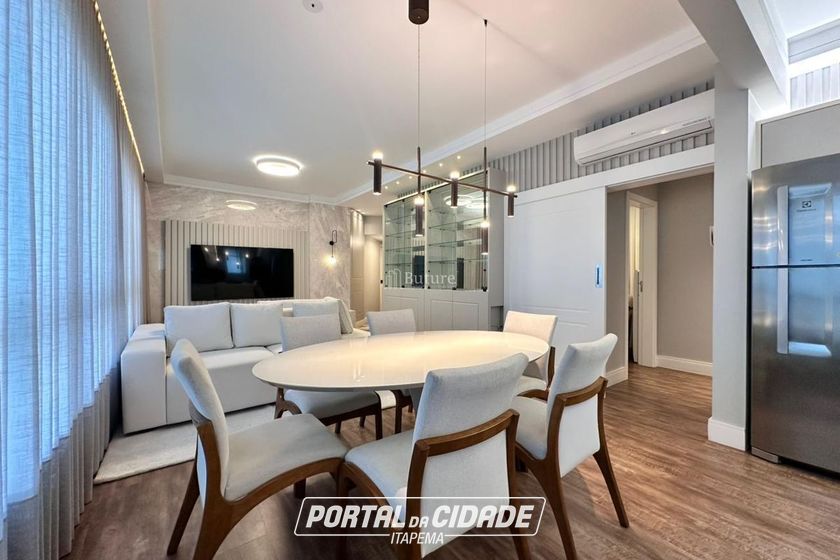 Apartamento &agrave; venda - 130m&sup2; - Meia Praia