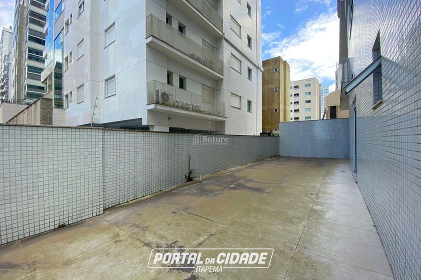 Apartamento &agrave; venda - 240m&sup2; - Meia Praia