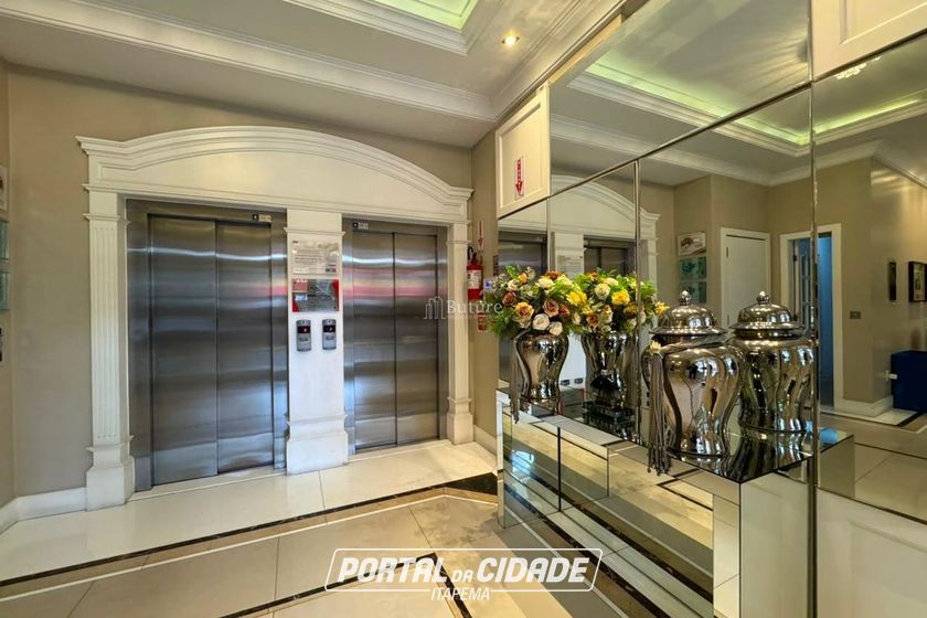 Apartamento &agrave; venda - 180m&sup2; - Meia Praia