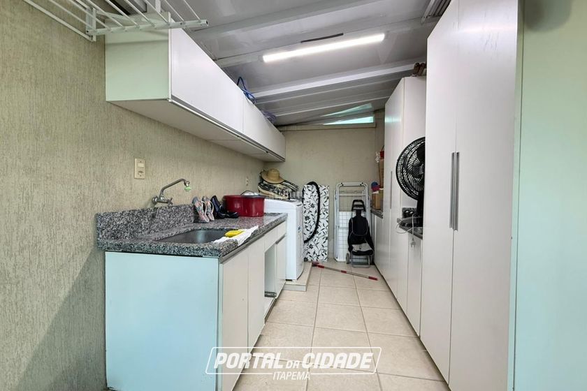 Apartamento &agrave; venda - 85m&sup2; - Meia Praia