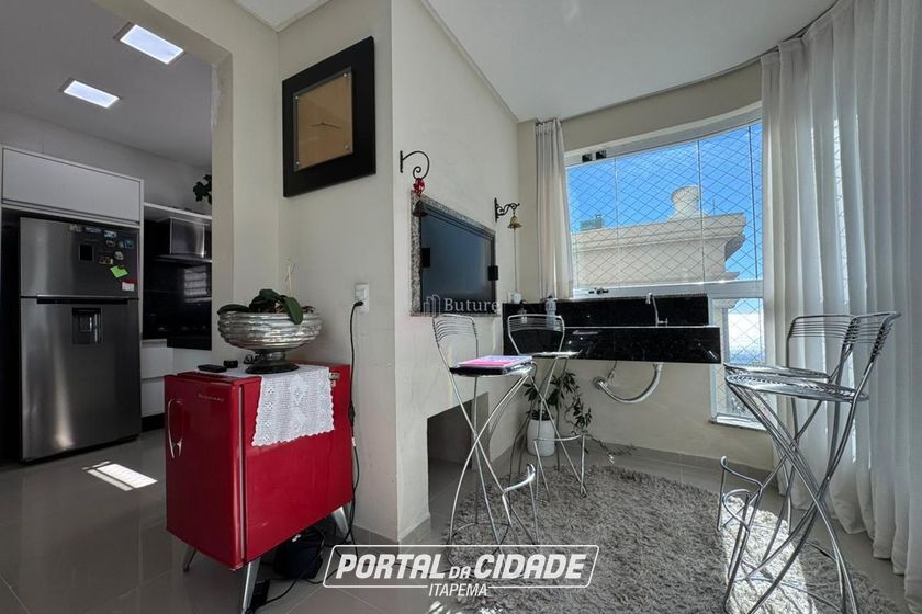 Apartamento &agrave; venda - 180m&sup2; - Meia Praia
