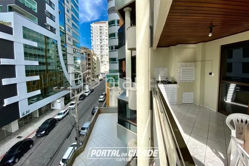 Apartamento &agrave; venda - 104m&sup2; - Meia Praia
