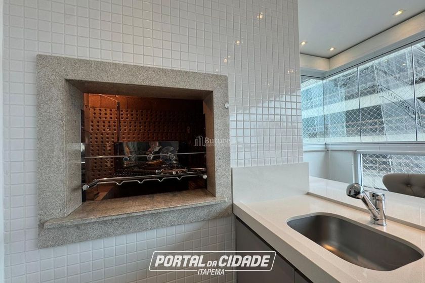 Apartamento &agrave; venda - 142m&sup2; - Meia Praia