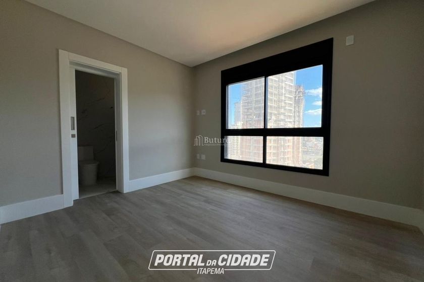 Apartamento &agrave; venda - 135m&sup2; - Centro
