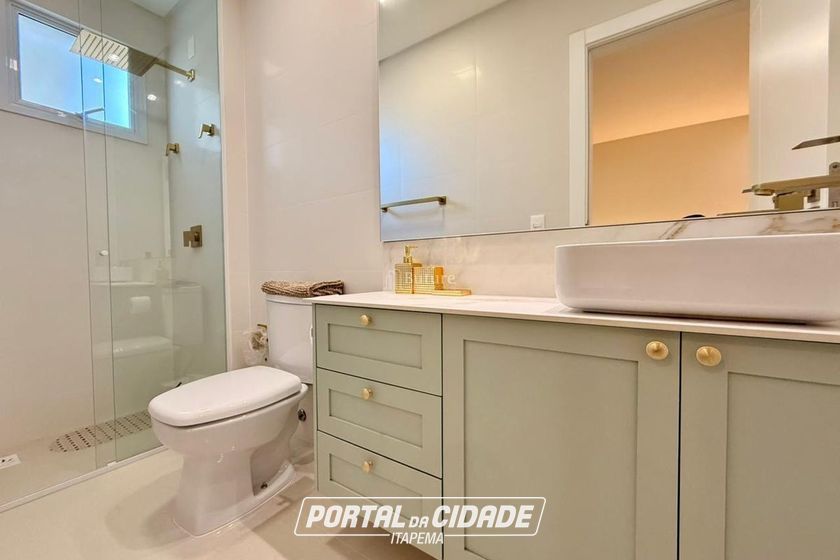 Apartamento &agrave; venda - 180m&sup2; - Meia Praia