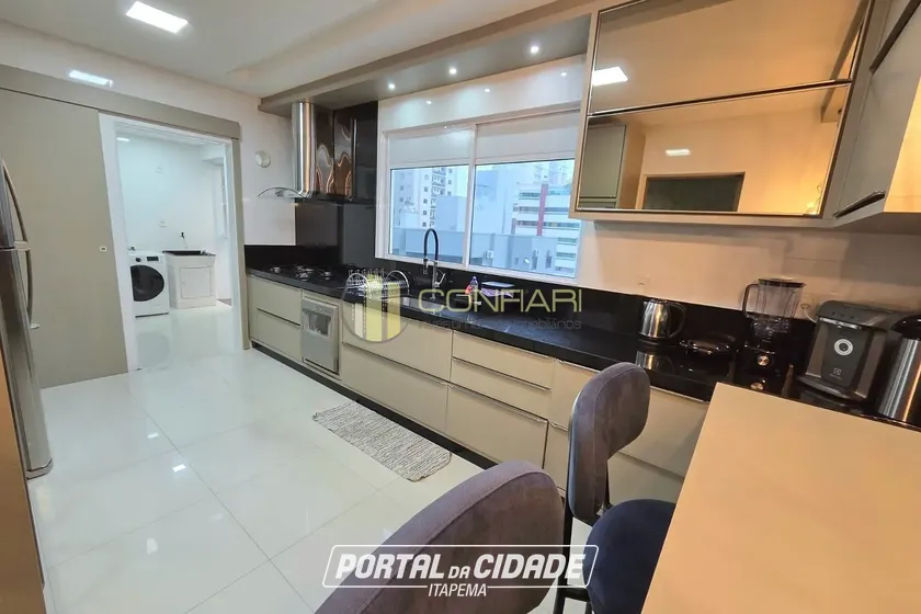 Apartamento &agrave; venda - 164m&sup2; - Meia Praia