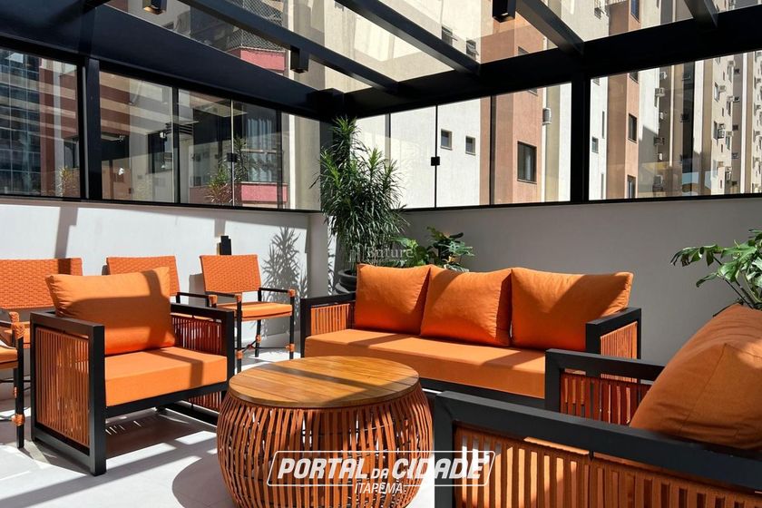 Apartamento &agrave; venda - 129m&sup2; - Meia Praia