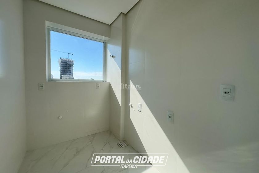 Apartamento &agrave; venda - 180m&sup2; - Meia Praia