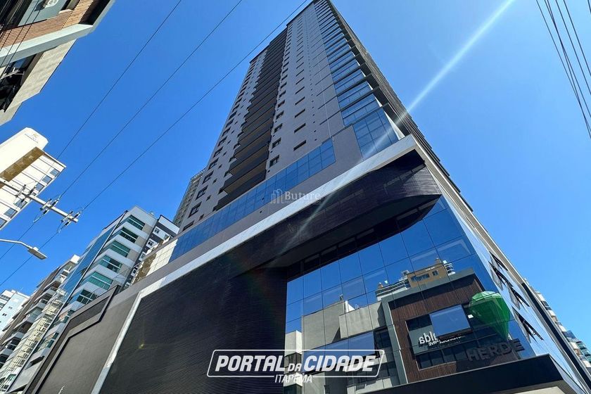 Apartamento &agrave; venda - 200m&sup2; - Meia Praia