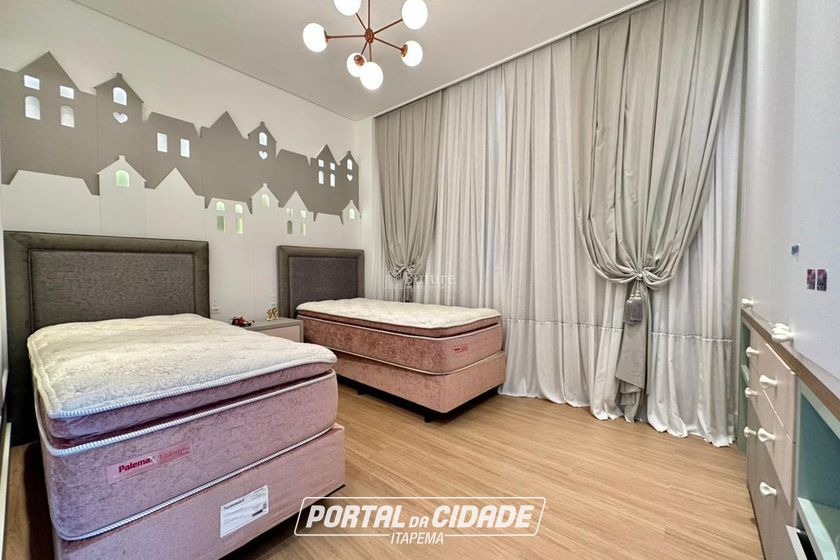 Apartamento &agrave; venda - 190m&sup2; - Meia Praia
