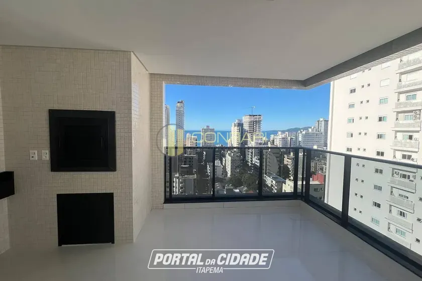 Apartamento &agrave; venda - 168m&sup2; - Meia Praia