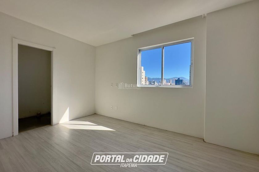 Apartamento &agrave; venda - 158m&sup2; - Meia Praia
