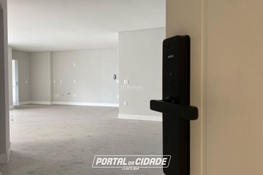 Apartamento &agrave; venda - 157m&sup2; - Meia Praia