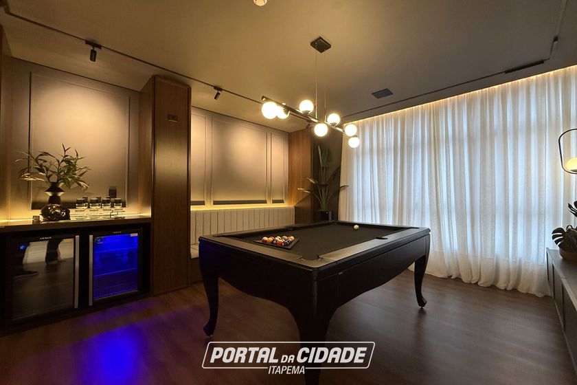 Apartamento &agrave; venda - 136m&sup2; - Meia Praia