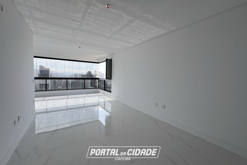 Apartamento &agrave; venda - 206m&sup2; - Meia Praia